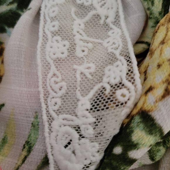 Sadie & Sage Top Size Small - Picture 3 of 4